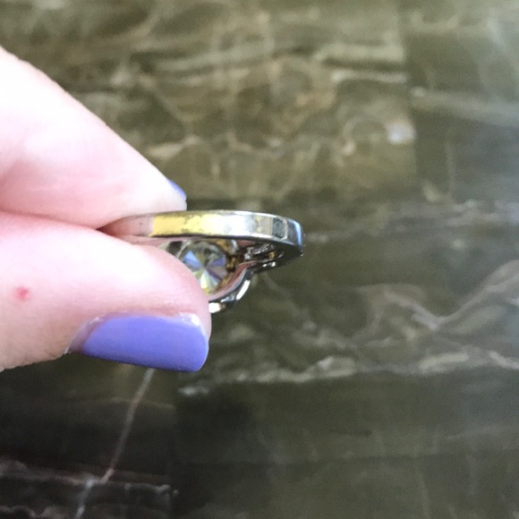 Faux “diamond” halo style ring - Picture 5 of 5